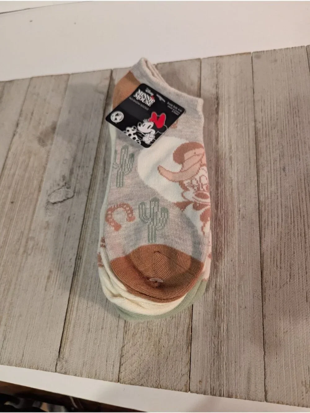 Disney Minnie Mouse Low Cut Socks Shoe Size 4-10 Set of 3 Pairs